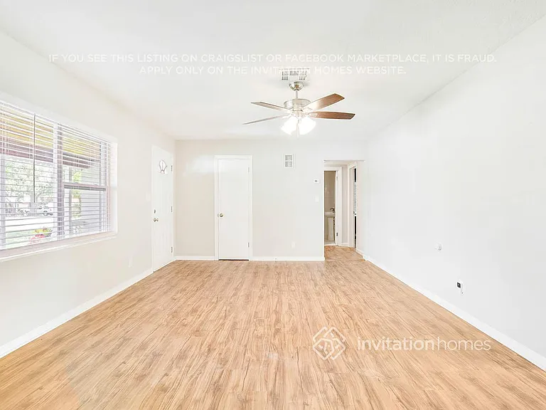 1115 N Powers Dr — Photo 10