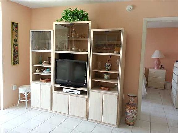 5th image of 3010 Marcos Dr APT R212
