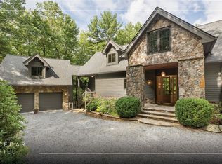 895 W Rochester Drive, Cashiers, NC 28717
