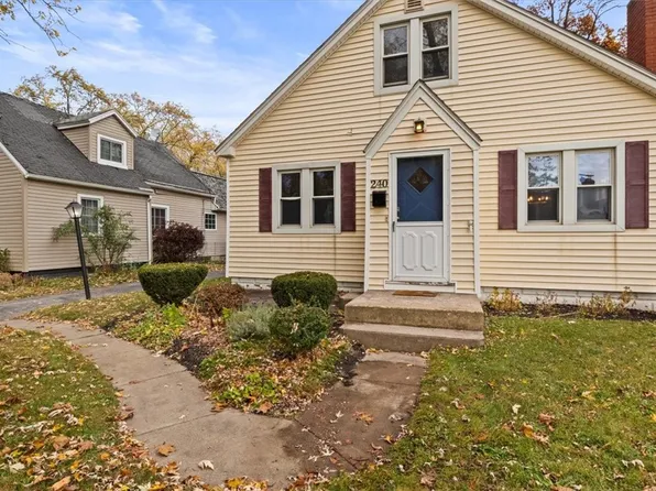 240 Walzer Rd, Rochester, NY 14622