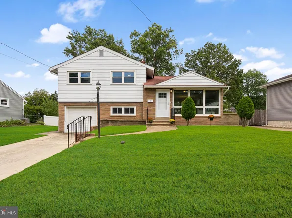 81 W Woodcrest Ave, Maple Shade, NJ 08052