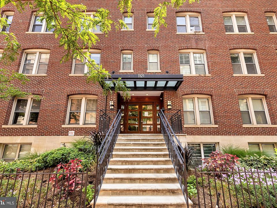1st image of 1121 24th St NW APT 209