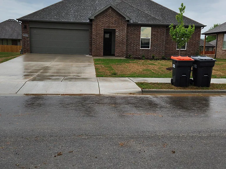 4008 Aryana Ave — Photo 1