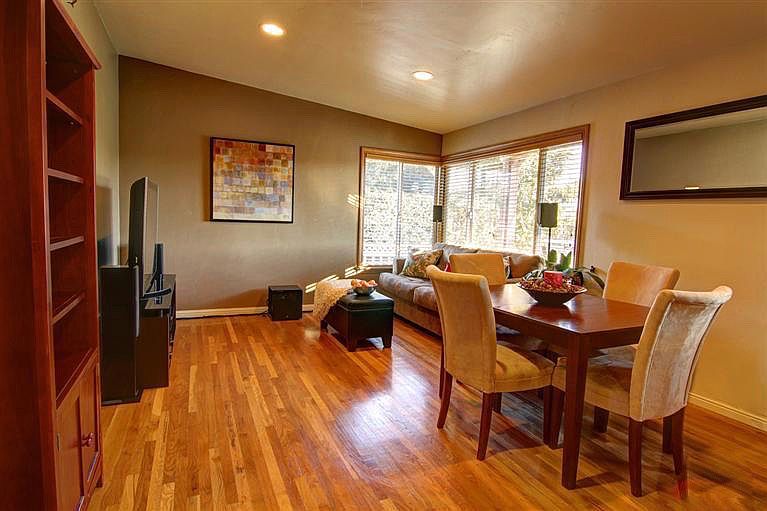 2nd image of 601 Moss Ave