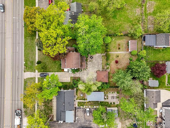 3rd image of 24700 Goddard Rd