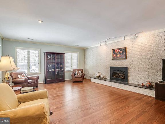 5th image of 2045 Hermitage Hills Dr