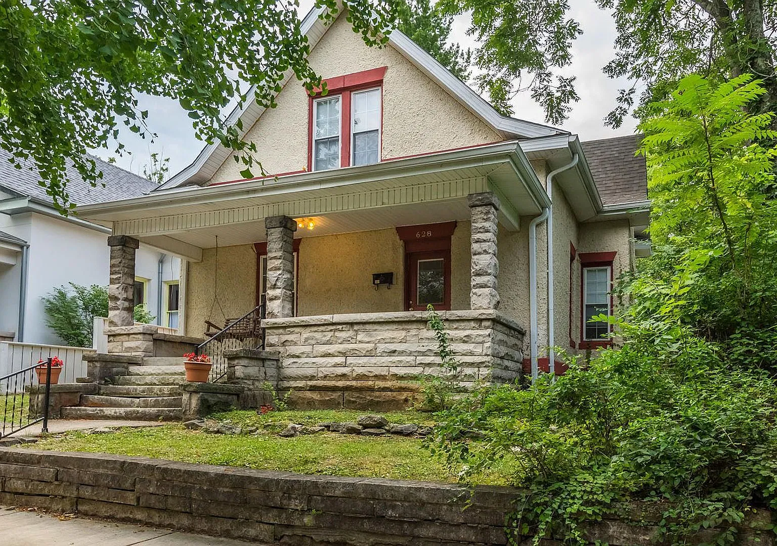 **August 2028** Huge 7 Bed, 3 Bath House Near IU!! — Photo 1