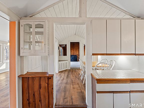 3rd image of 683 Berkshire Road