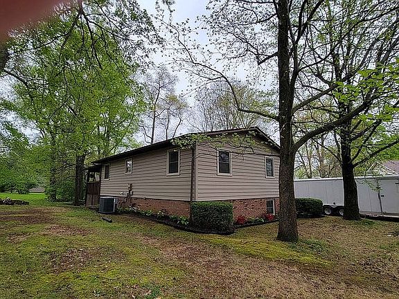 2nd image of 6 Eastmoor Ct