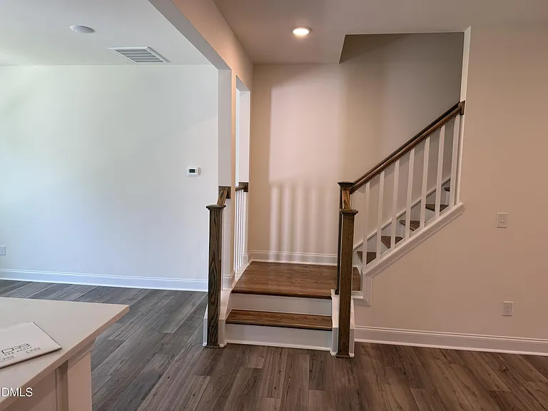 825 Kensley Grove Ln — Photo 5
