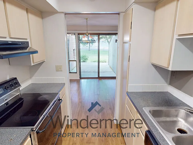 601 Village Way #13 — Photo 6
