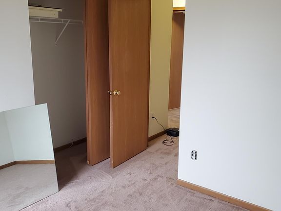5th image of 1123 Green Meadow Ave