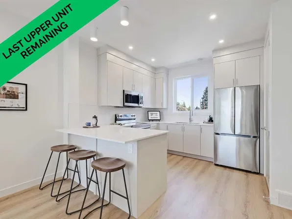 828 S 8th Ave NE #8, Calgary, AB T2E 9E2
