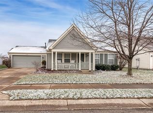 11238 Fountainview Ln, Fishers, IN 46038
