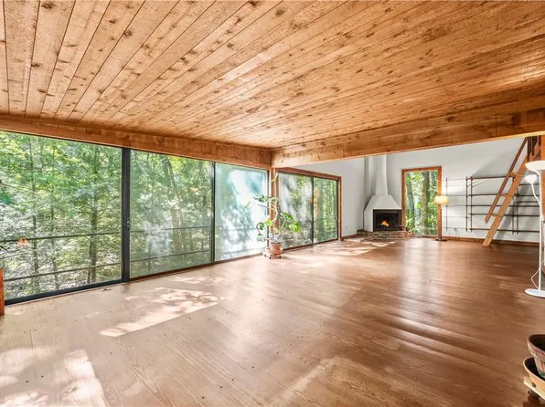 219 Kitchawan Road, South Salem, NY 10590