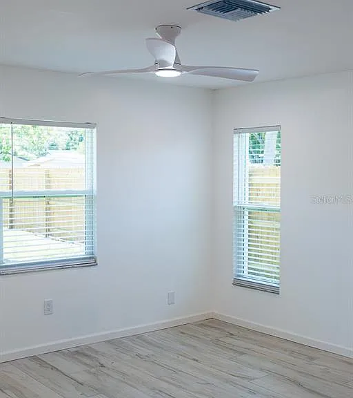 1851 Oak St — Photo 16