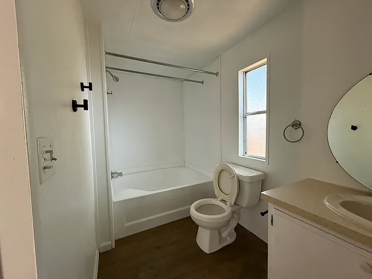 102 E Ahtanum Rd #4 — Photo 15