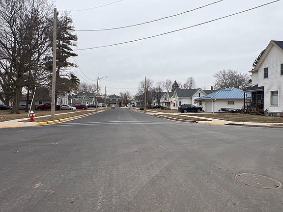 5th image of 143 Adams St