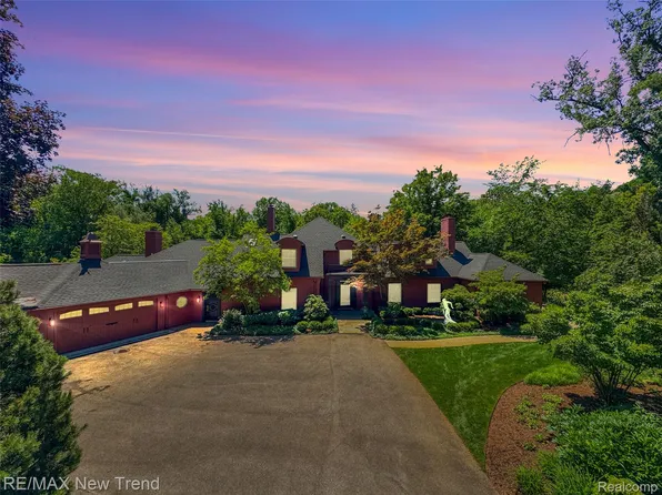 25733 River Dr, Franklin, MI 48025
