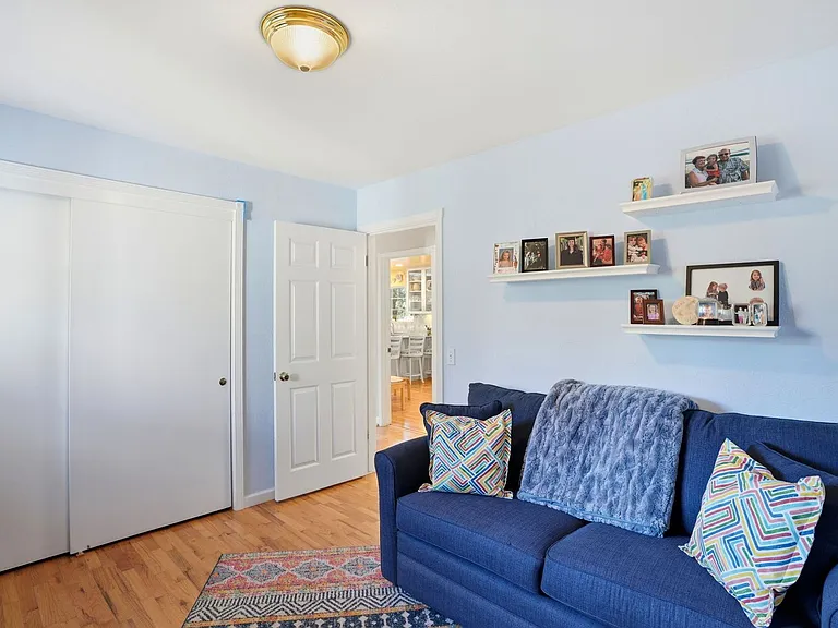 241 Soledad Dr — Photo 27
