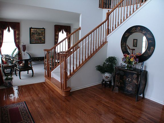 4th image of 727 Bethel Ave