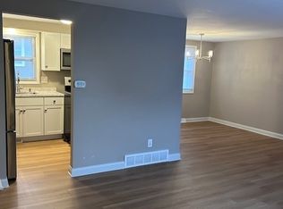 1827 Sussex Ct, Bettendorf, IA