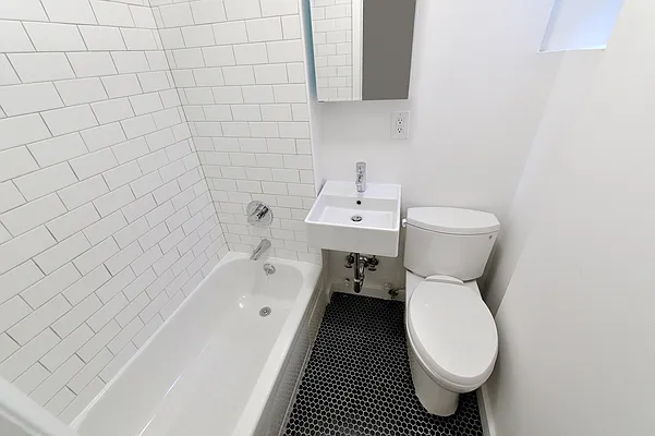 Rented by Aether Property Group | media 26