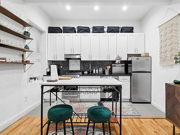 2nd image of 330 W 85th St APT 1G
