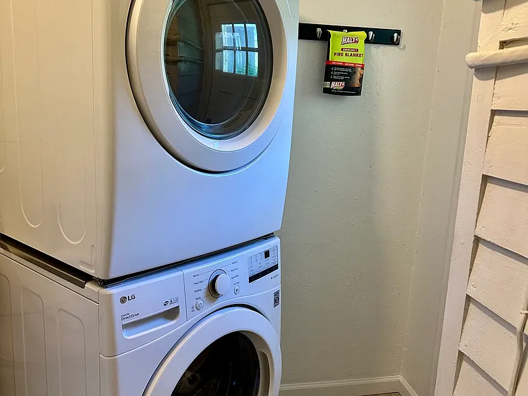 Laundryroom off the kitchen