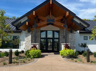 125 Liberty Heights Ct, Chaska, MN 55318