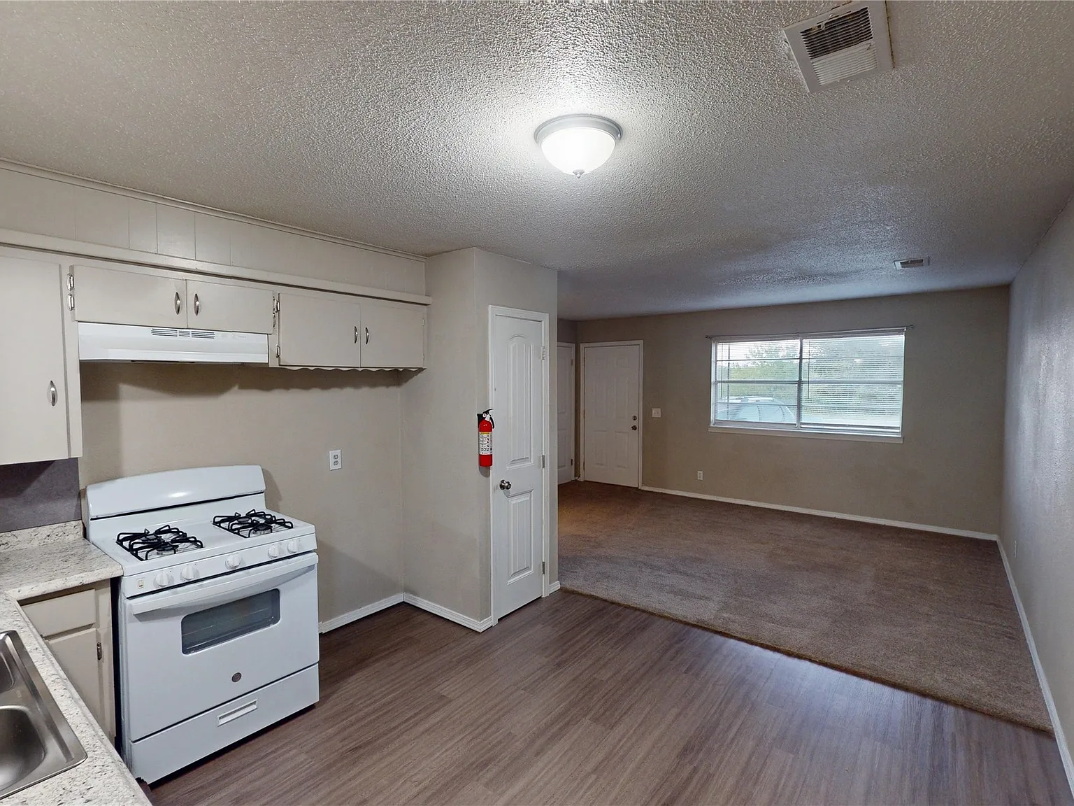2 bed, 1.0 bath, 750 sqft, $850 — Photo 4