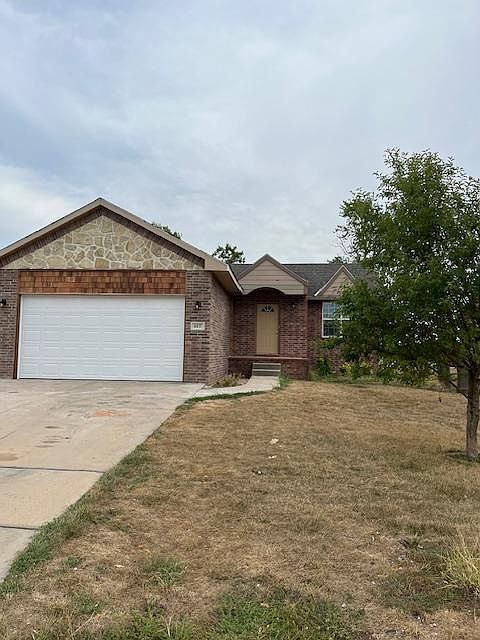 1st image of 617 E Hedgewood Ct