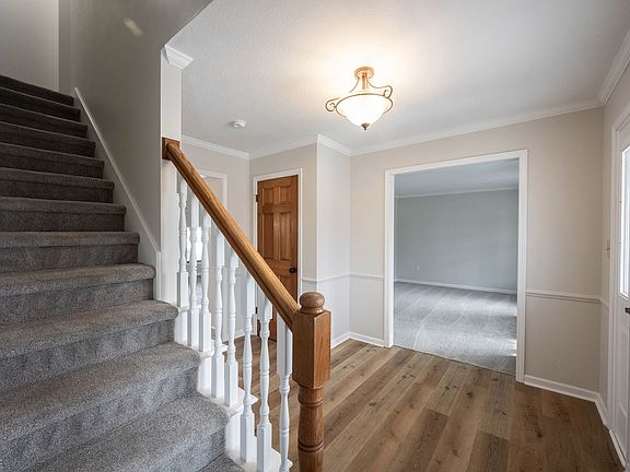 4th image of 72 Ashbourne Dr
