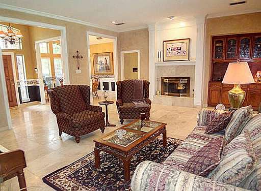 3rd image of 1036 Runnymede Ct