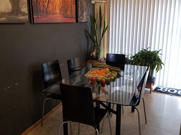 5th image of 2101/2103 W Grace Ave