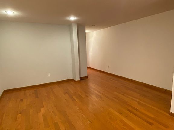 5th image of 2121 Carpenter St #1