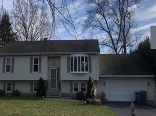 8 Broad View Dr, Wallingford, CT 06492