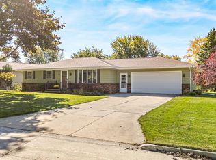 1413 W Edmund Dr, Appleton, WI 54914