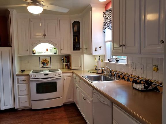 2nd image of 3238 Brandywine Ave