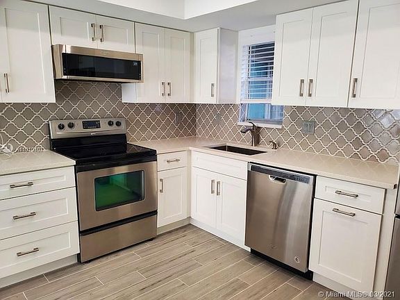 3rd image of 1946 Coquina Way