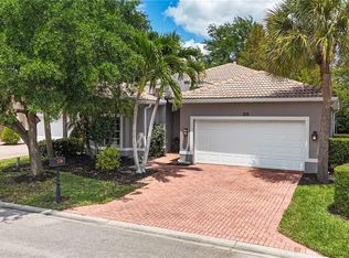 219 Glen Eagle CIR, NAPLES, FL 34104