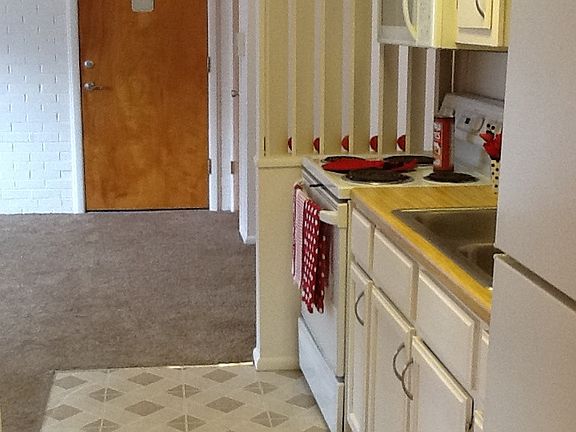 2nd image of 210 Mulberry St APT 12