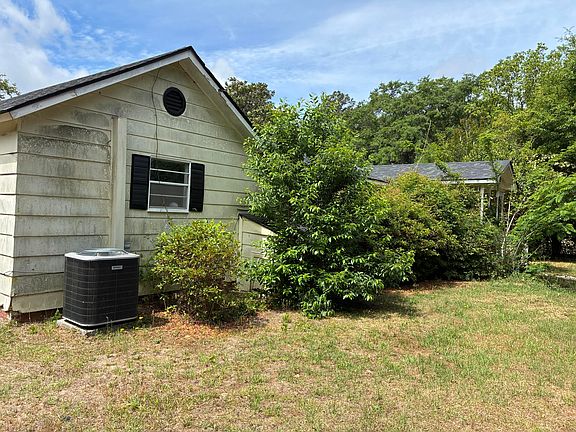 3rd image of 109 Pack Rd