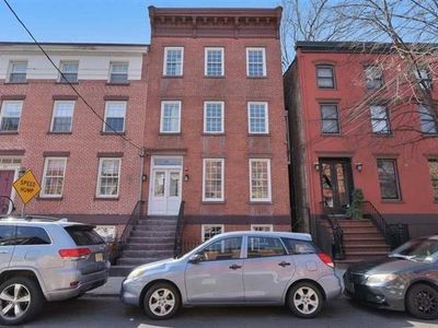 55 Wayne St, Jersey City, NJ, 07302