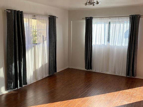 3rd image of 2526 1/2 W Avenue 35