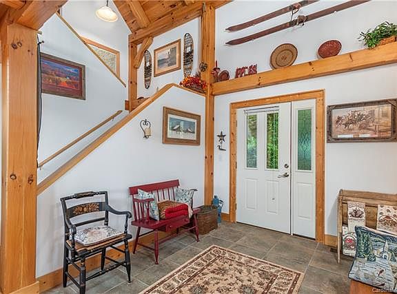 5th image of 611 Mosa Dr