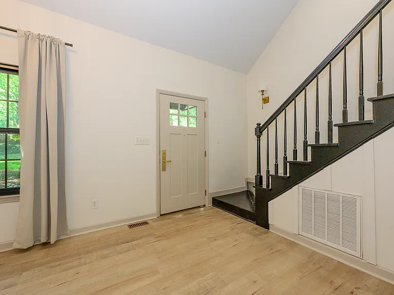 7802 Pinetuck Ln — Photo 13