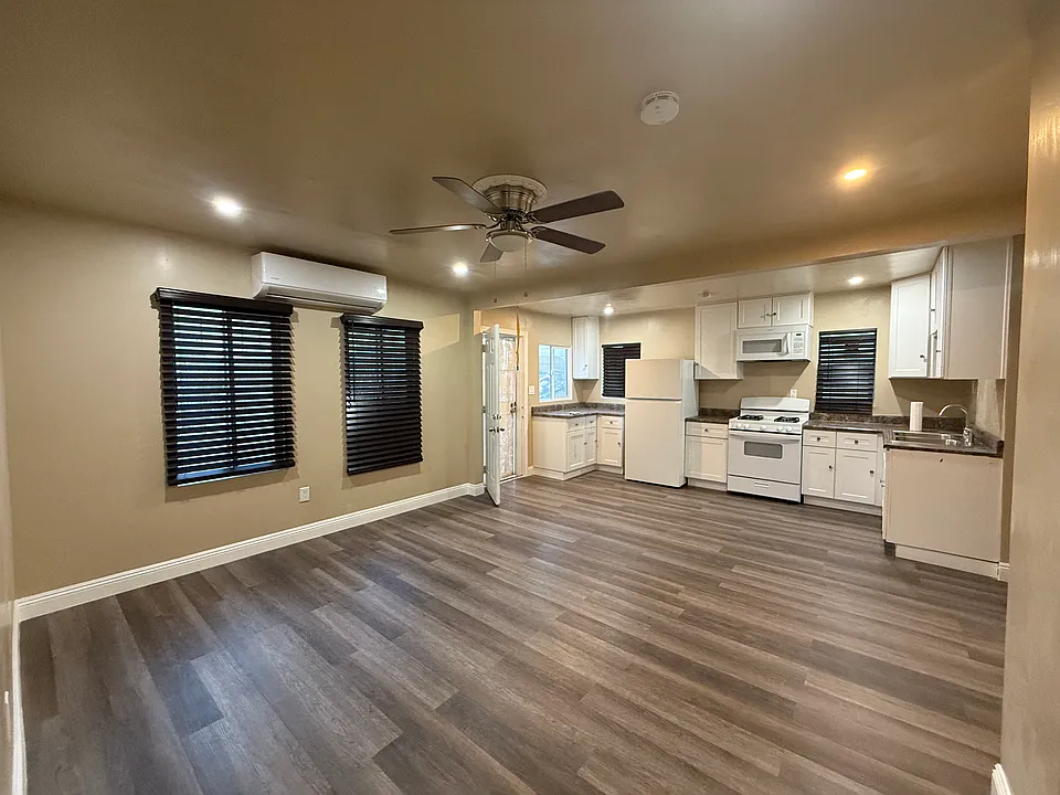 1/2 Dalton Ave