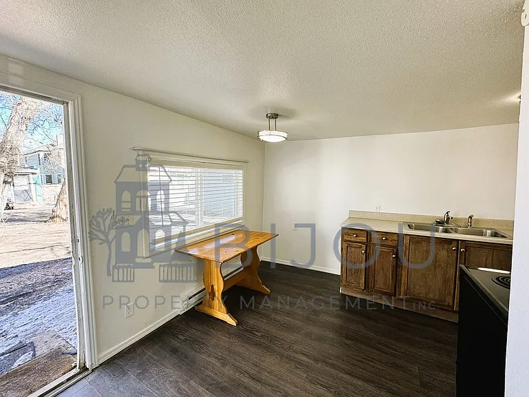 Downtown Rooms — Photo 13