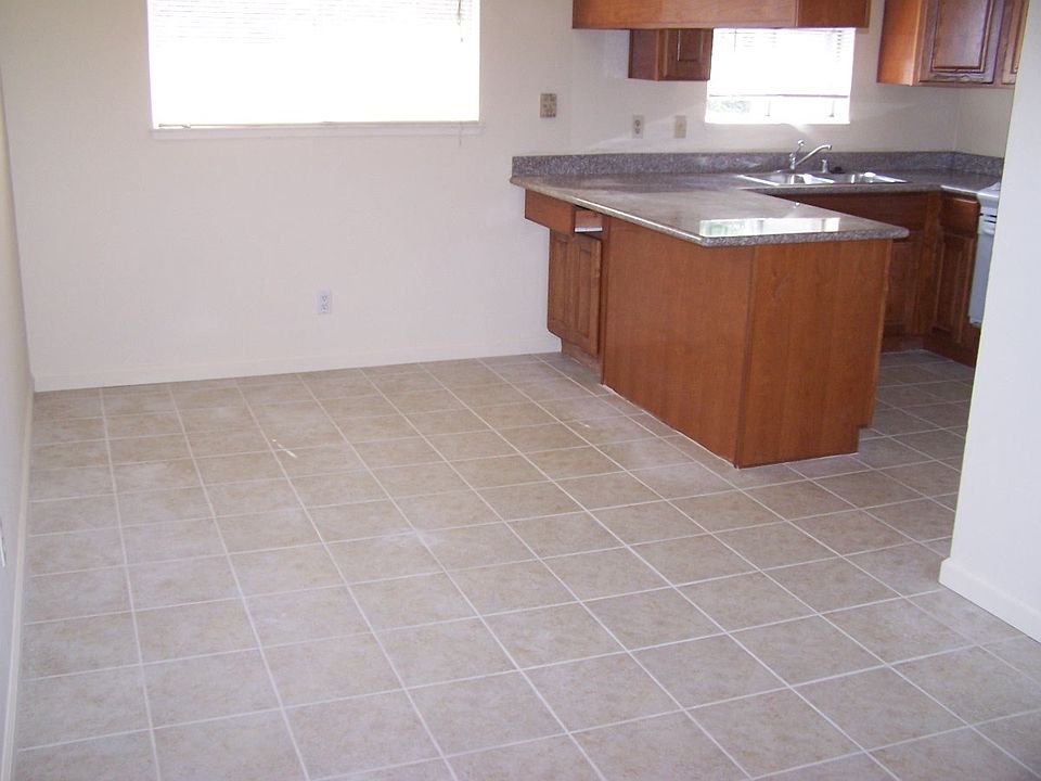 2nd image of 2011 Sierra Rd APT H